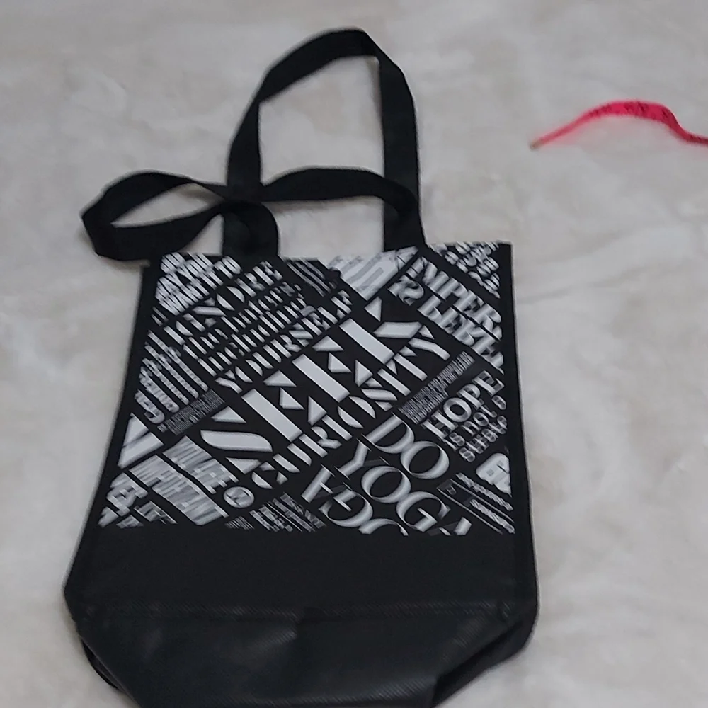 Three Lululemon bags in excellent condition - Picture 4 of 6